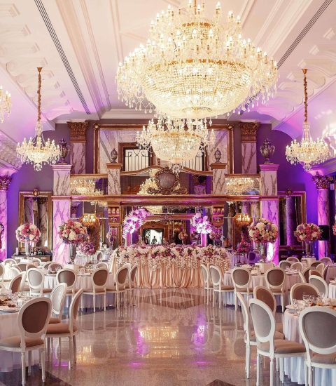 luxurious-dinner-hall-with-large-crystal-chandelier